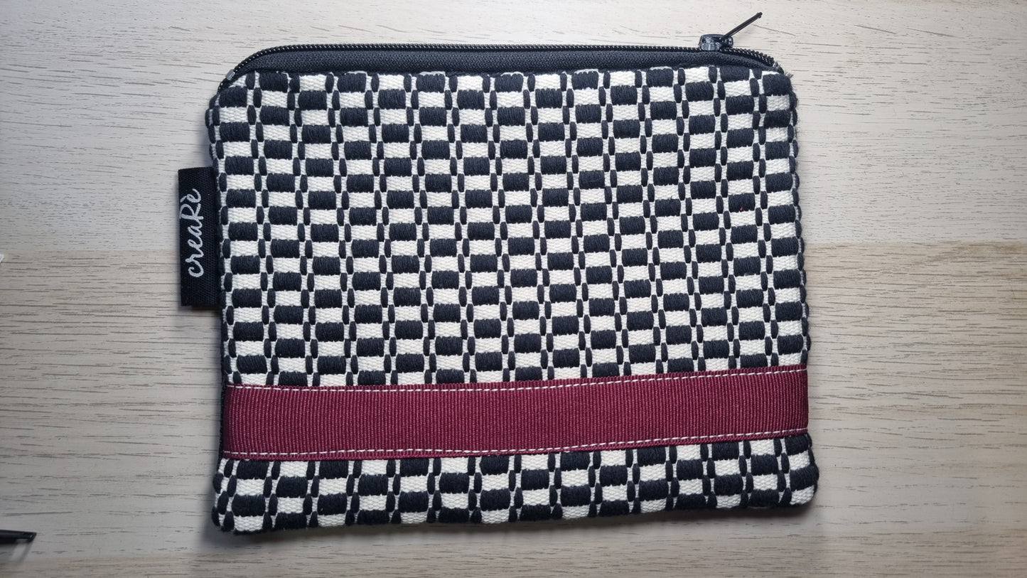 Pochettina